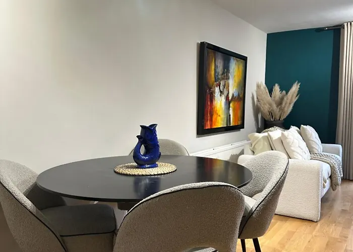 W9 Gem Stylish 2 Bed Flat